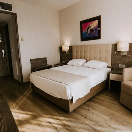 Faustina & 酒店 4*