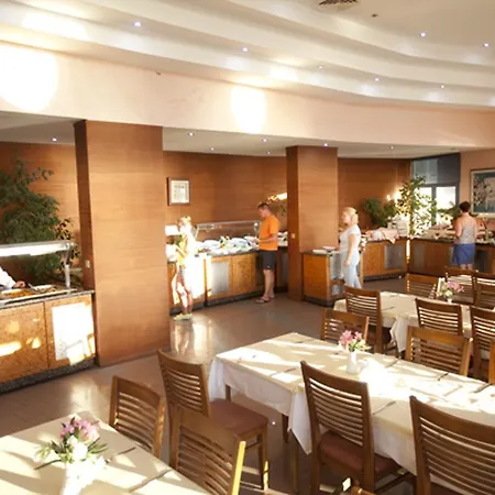 Faustina & 4* 古泽尔坎里