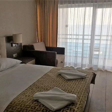 Faustina & Hotell 4*