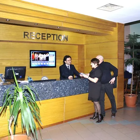 Hotell Faustina & 4*