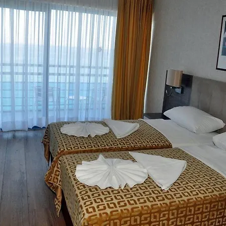 Faustina & Otel Güzelçamlı