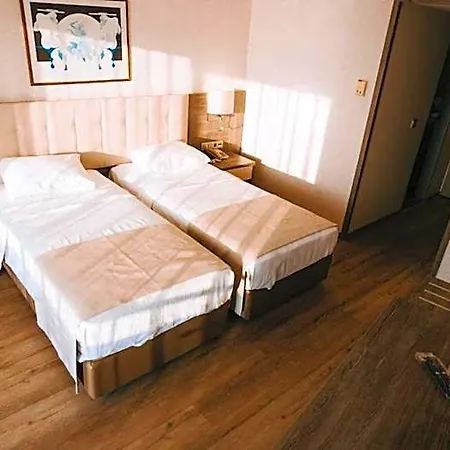 Otel Faustina &