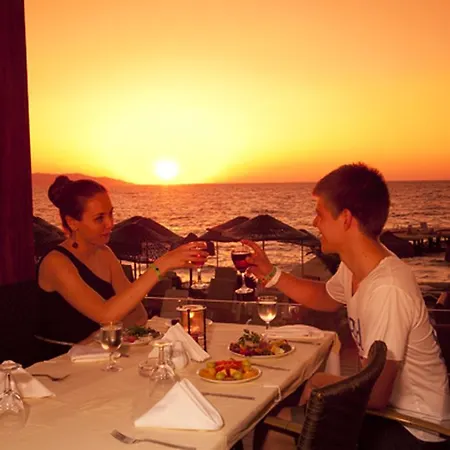 Faustina & Hotell Guzelcamlı