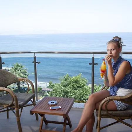 Faustina & Otel Güzelçamlı