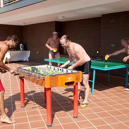 Faustina & ホテル