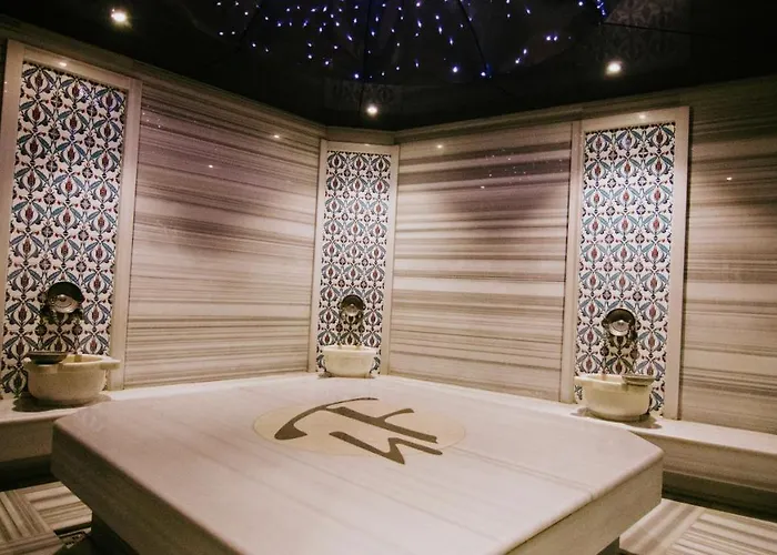 酒店 Faustina & 古泽尔坎里