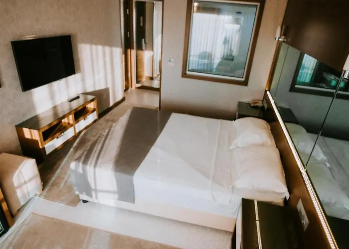 Faustina & 4* 古泽尔坎里