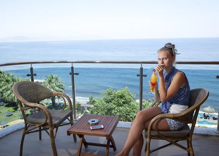 Faustina & 酒店 古泽尔坎里