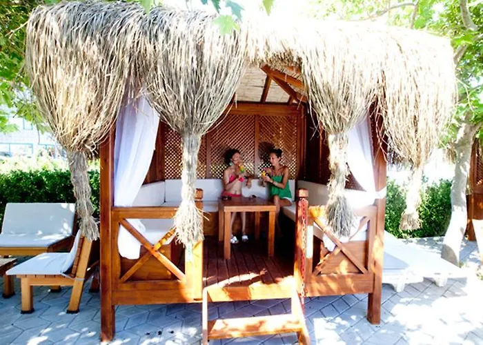 Faustina & 古泽尔坎里